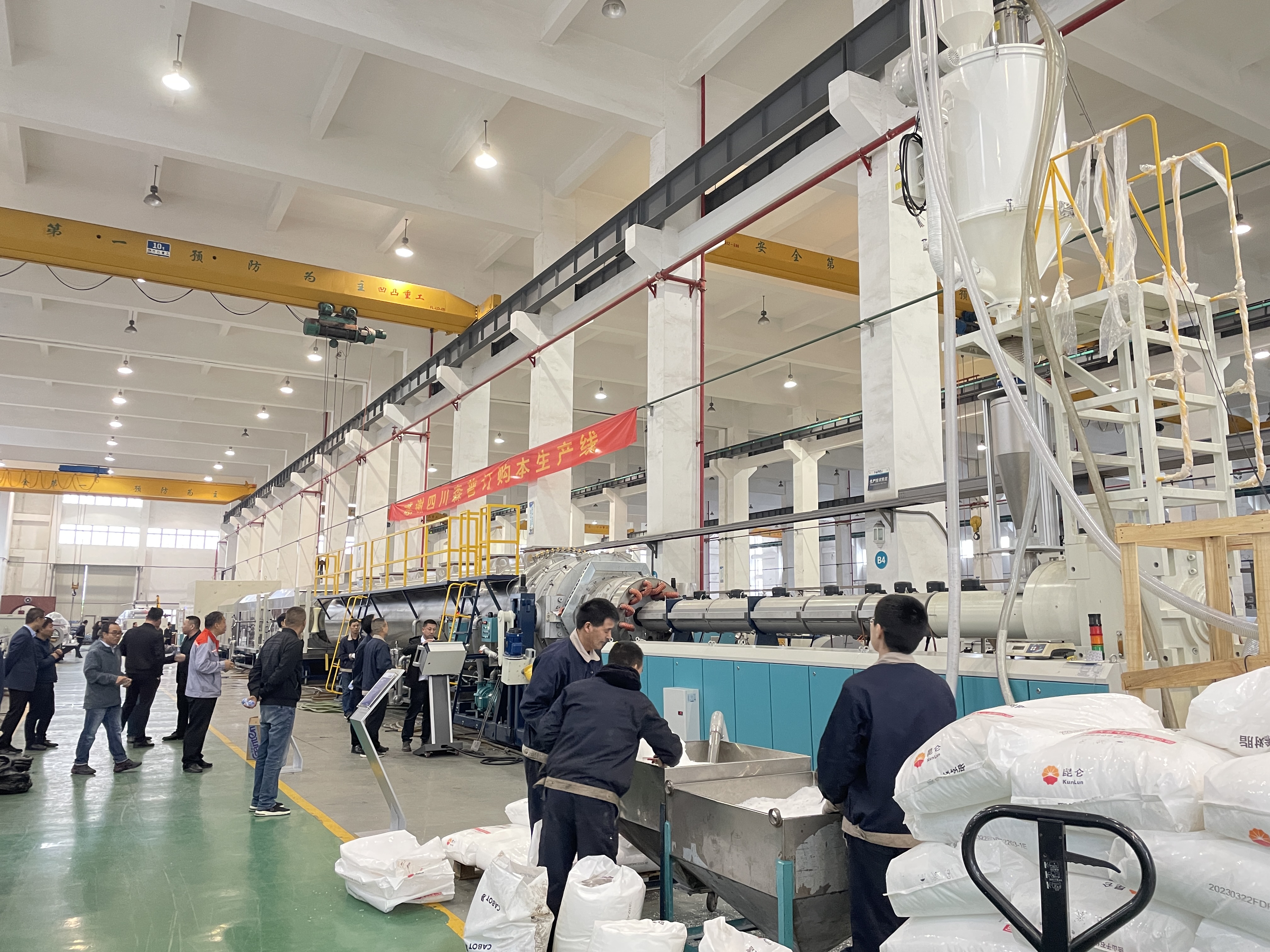 প্লাস্টিক এক্সট্রুডার পারফরম্যান্সের উপর উপাদান নির্বাচনের প্রভাব: সঠিক রজন নির্বাচন করা