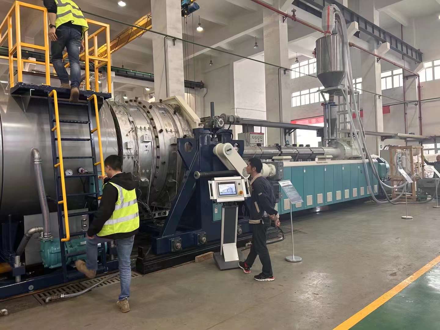 2000 মিমি এর উপরে বড় ব্যাস সহ পিই পাইপগুলির স্টার্টআপ সরঞ্জাম এবং উত্পাদন প্রযুক্তির মূল পয়েন্টগুলি